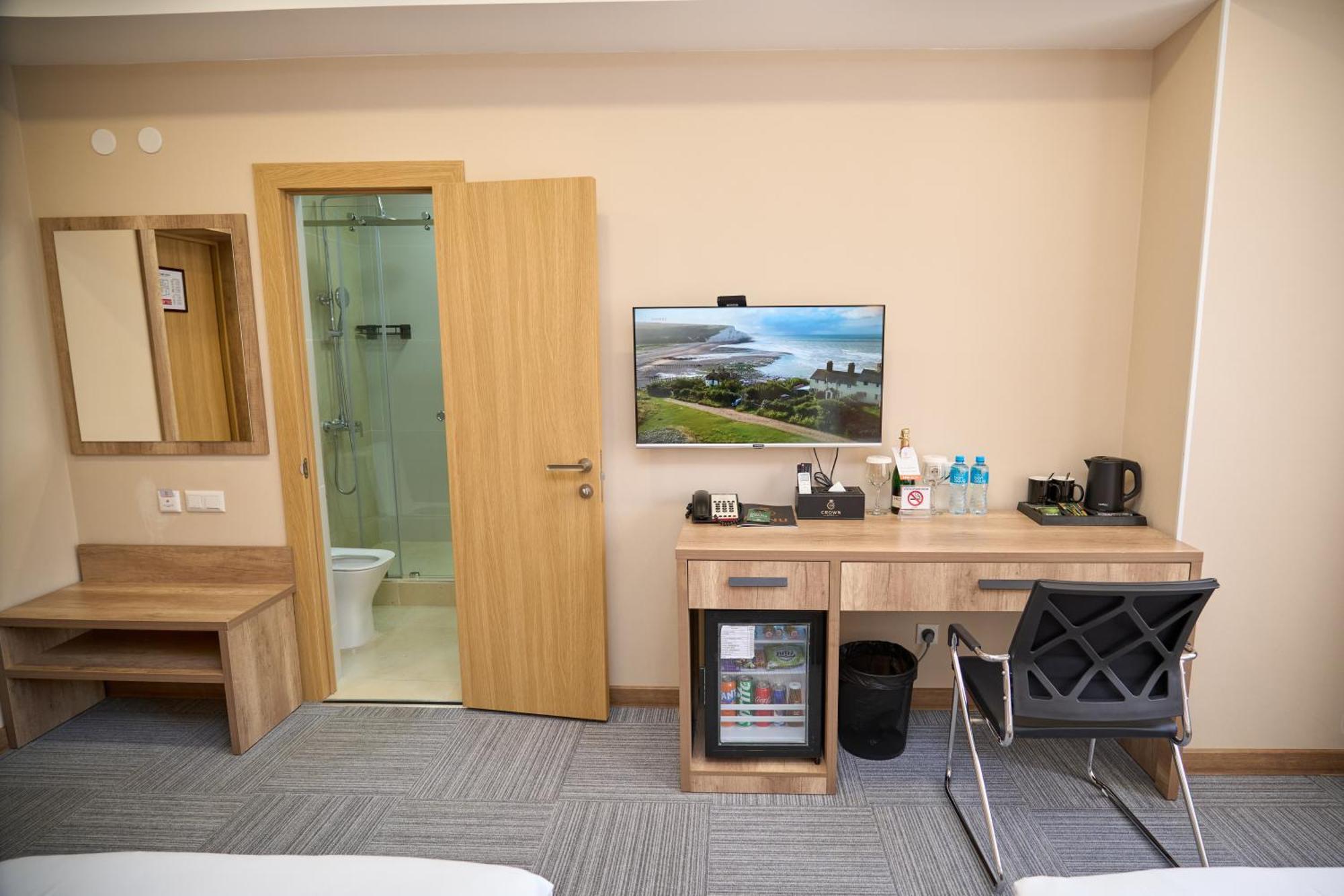 Crown Hotel บิชเคก ภายนอก รูปภาพ