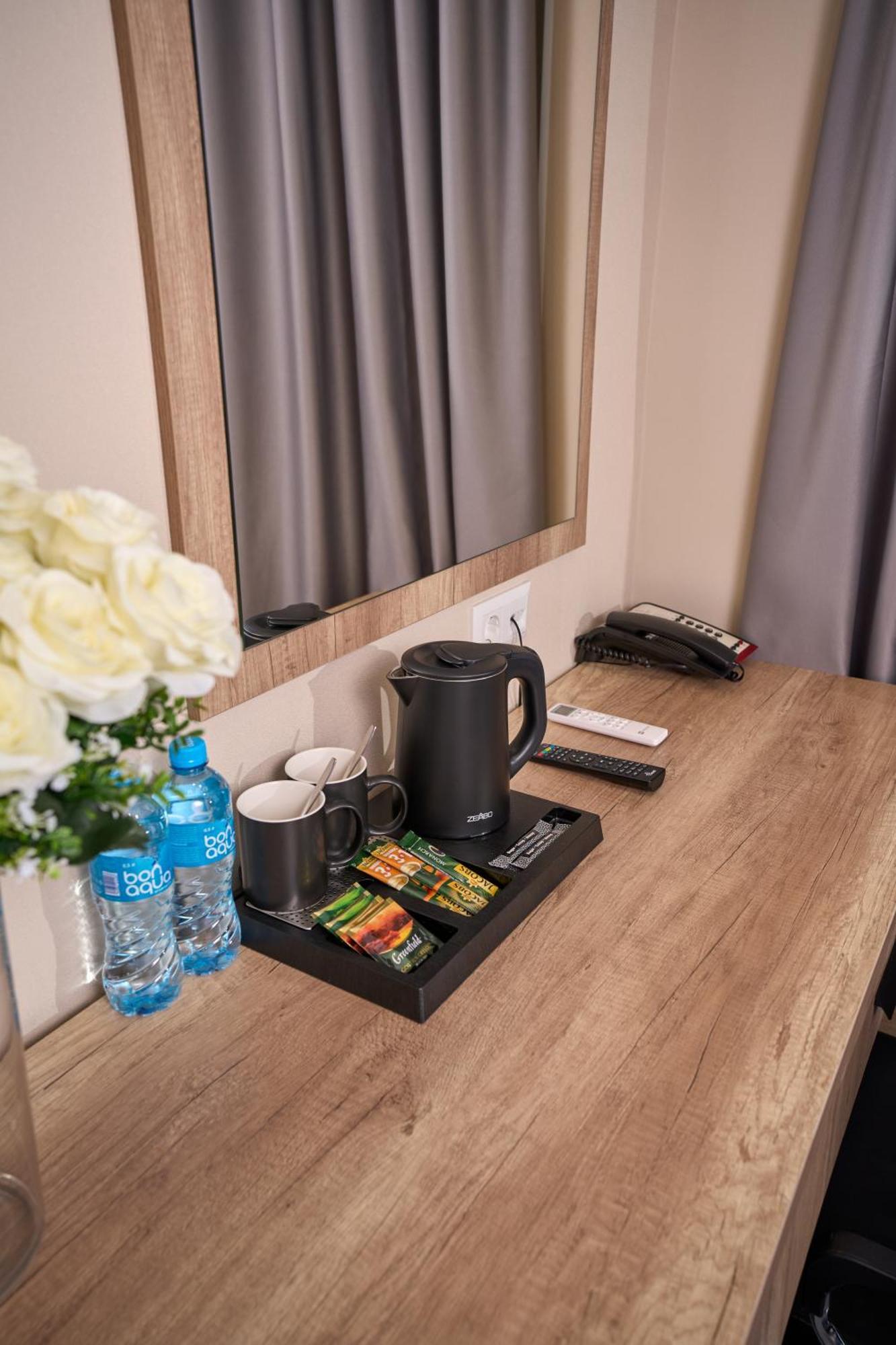 Crown Hotel บิชเคก ภายนอก รูปภาพ